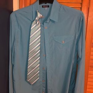 Men’s dress shirt with tie